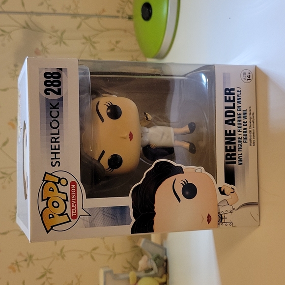 Irene Adler Funko Pop - Picture 1 of 5